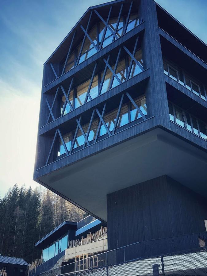 Amus Suites Dolomites Антерсельва-ди-Меццо Экстерьер фото