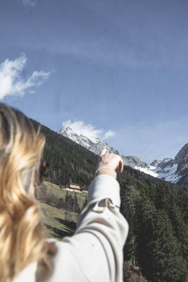 Amus Suites Dolomites Антерсельва-ди-Меццо Экстерьер фото
