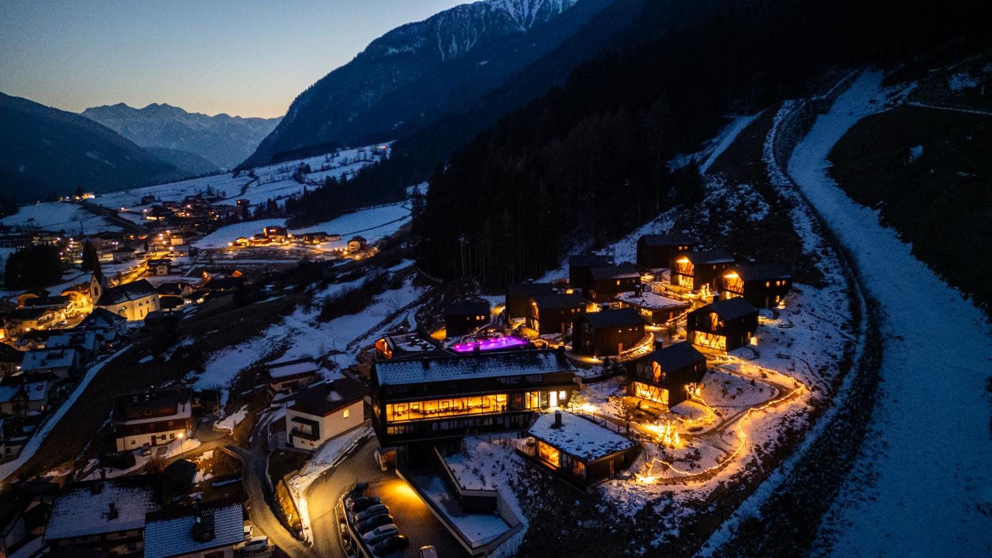 Amus Suites Dolomites Антерсельва-ди-Меццо Экстерьер фото